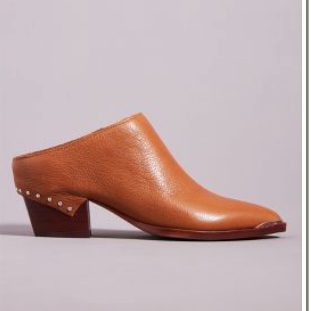 Dolce Vita heeled booties
